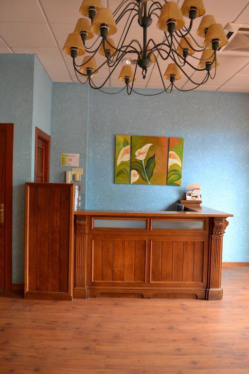 Hostal Quevedo Леон Экстерьер фото